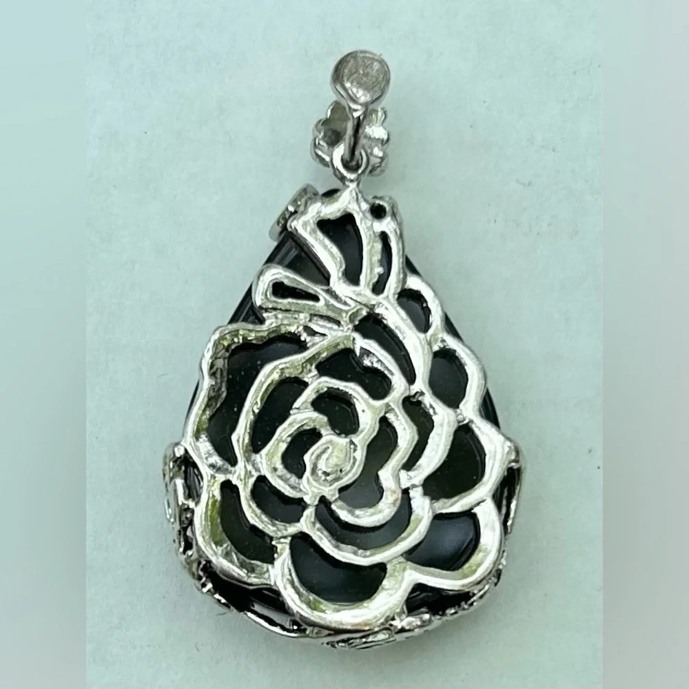 Vintage Black Teardrop Pendant Necklace with Silver Floral Accents